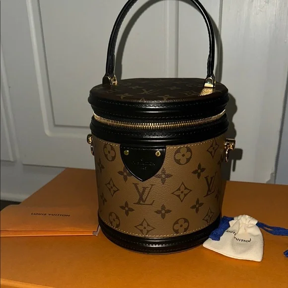 Louis Vuitton カンヌ LOUIS VUITTON - ルイヴィトン カプシーヌMM Since1854 レザー